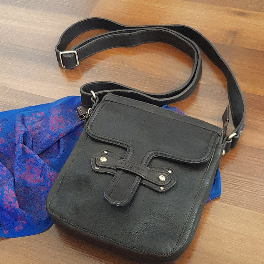HEDGREN Brown Leather Crossbody Bag - Adjustable Strap - Great Condition